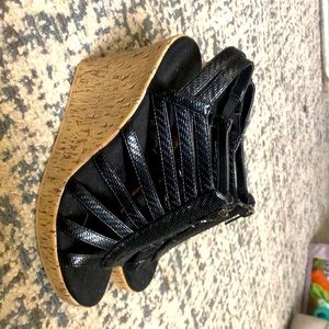 Aerosoles wedges- very comfy-no damage- great